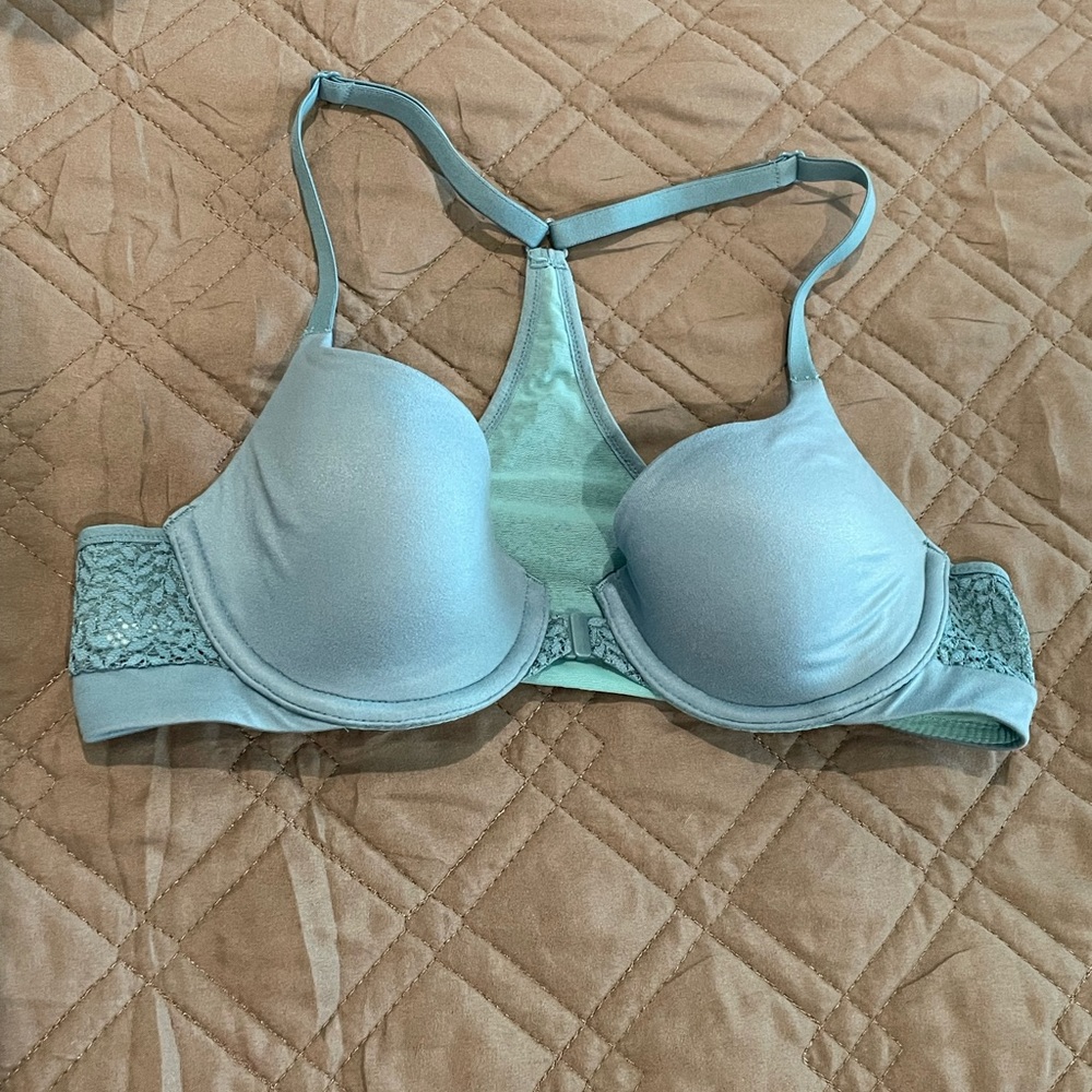 Victoria’s Secret Body front close bra